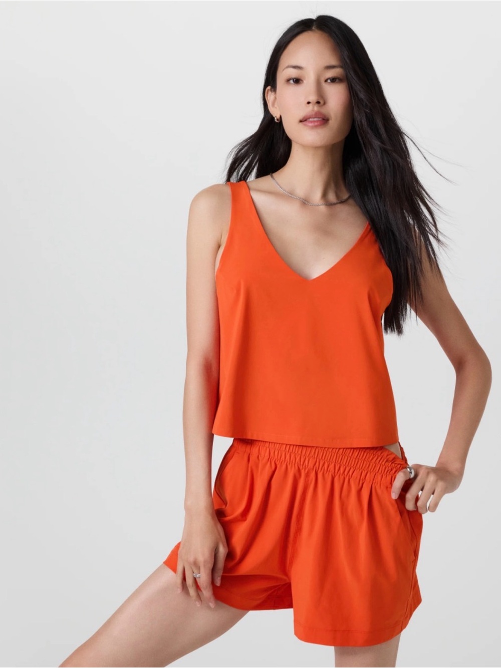 NWOT Vuori Villa Cropped Tank Top size M orange bright poppy